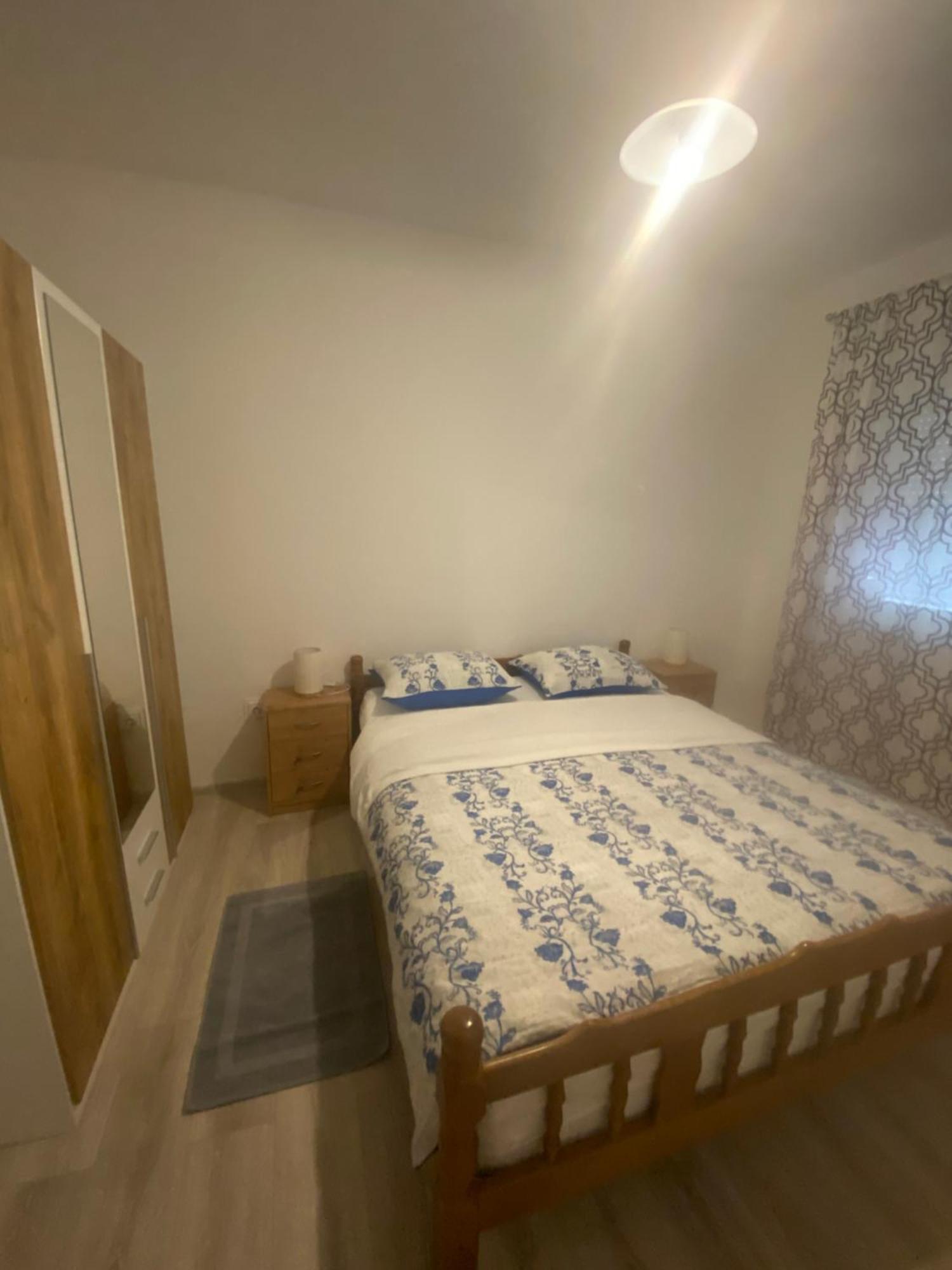 Apartmani Neno 塞尼 外观 照片